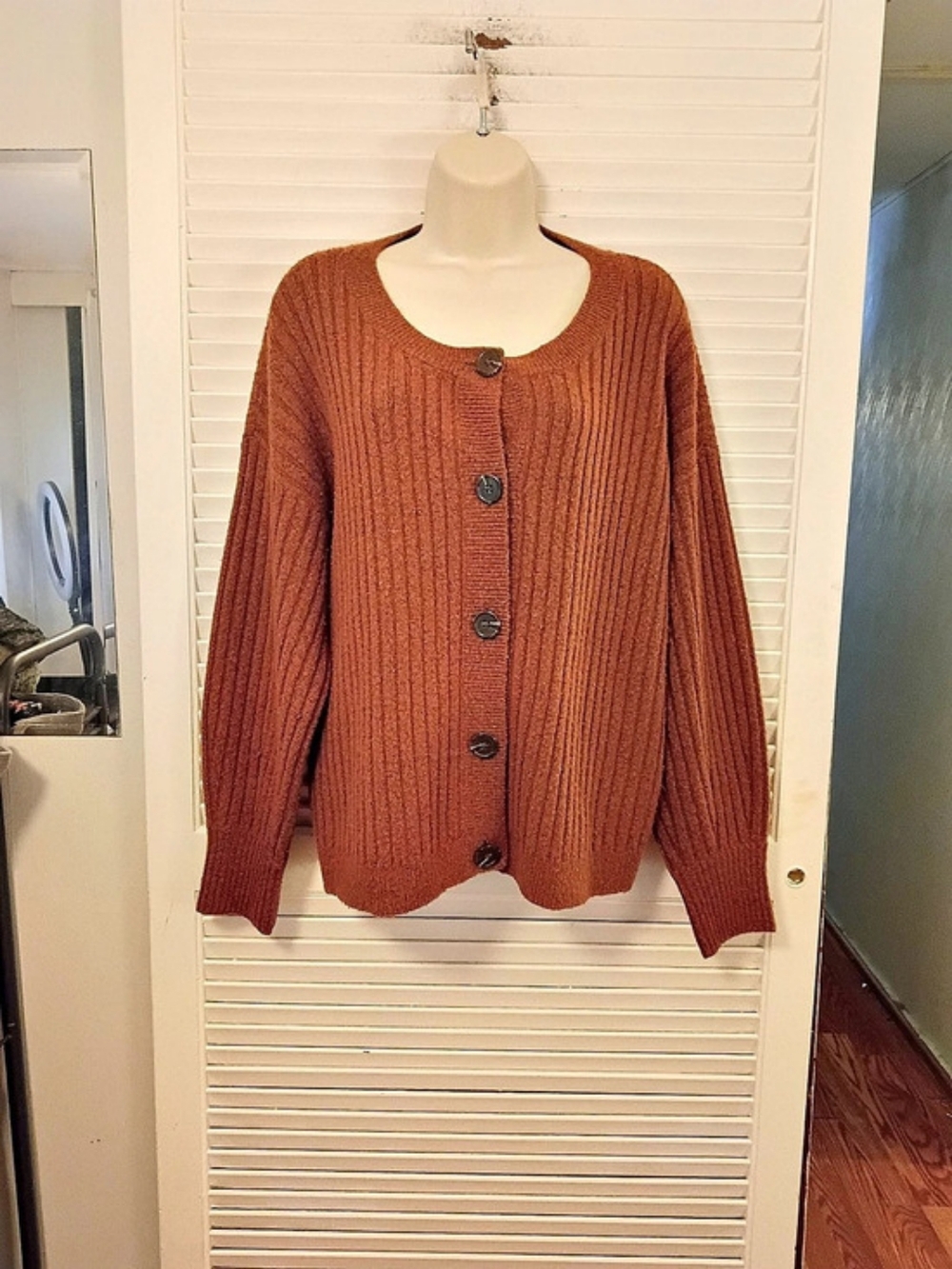 1.STATE Ribbed Button Front Cardigan Size Medium - Picture 2 of 7